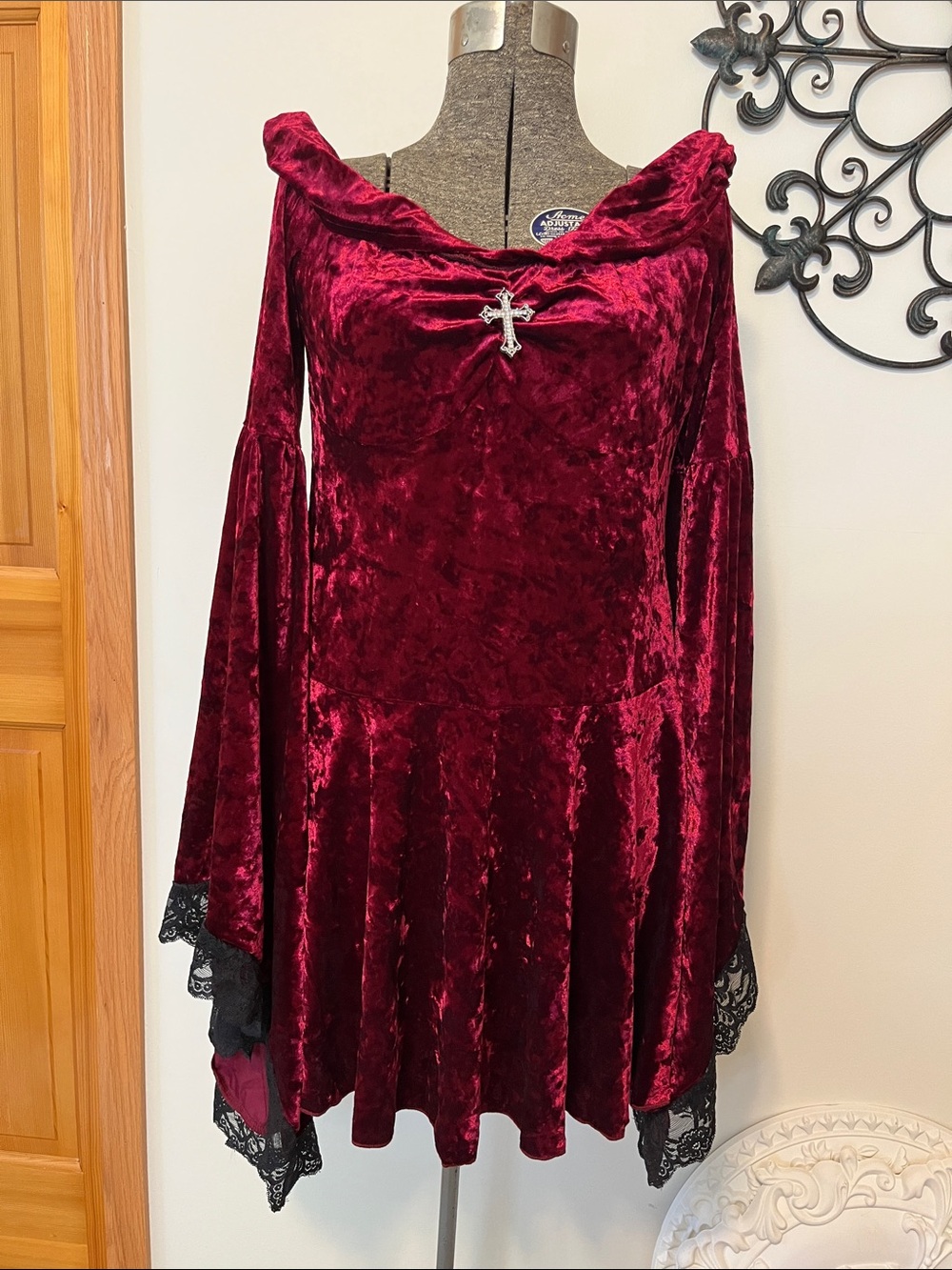 ROMWE NWT Burgundy Velvet Long Sleeve Dress with Cross Accent, XL